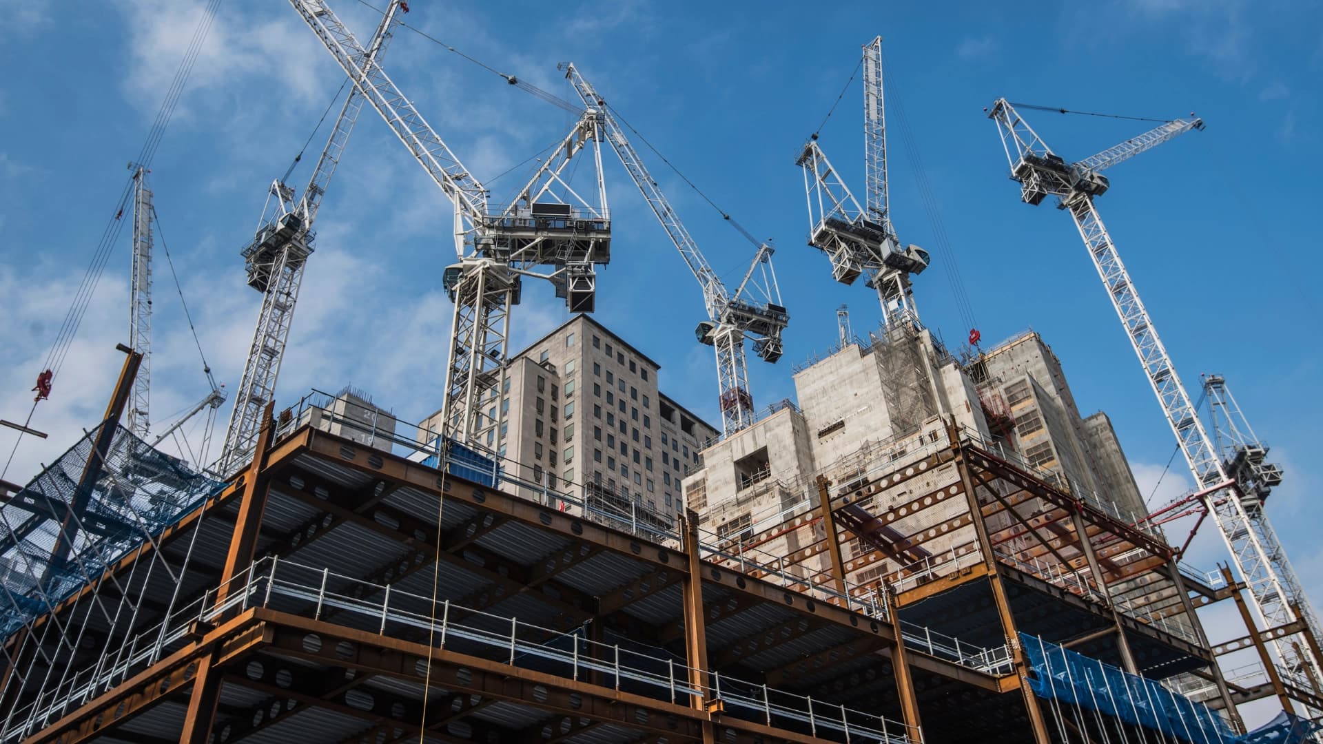 Factors in human resources management that influence construction company’s performance in Indonesia